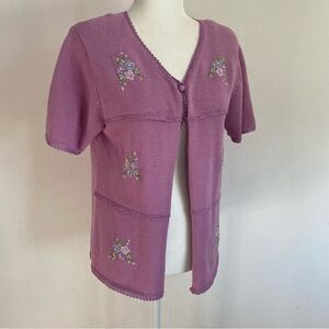 Fay Louise Cardigan Vtg Lavender w Embroidered Flowers Short Sleeve Sweater Sz M